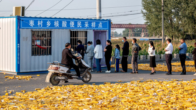 La línea cero covid sigue perturbando la vida de China